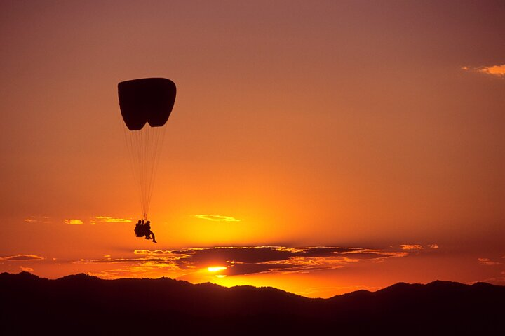 VIP Sunset Paragliding in Puntarenas Province - Photo 1 of 5